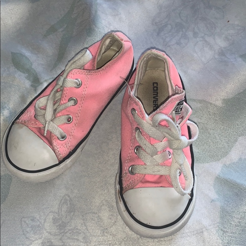 Girls converse